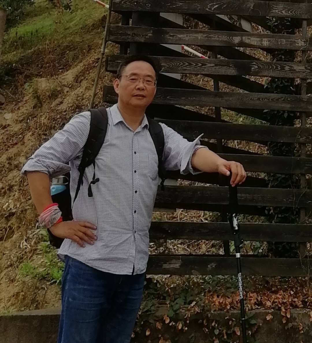 施德东